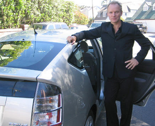 Illustration for article titled Twelve Ridiculous Celebrity Car Poses